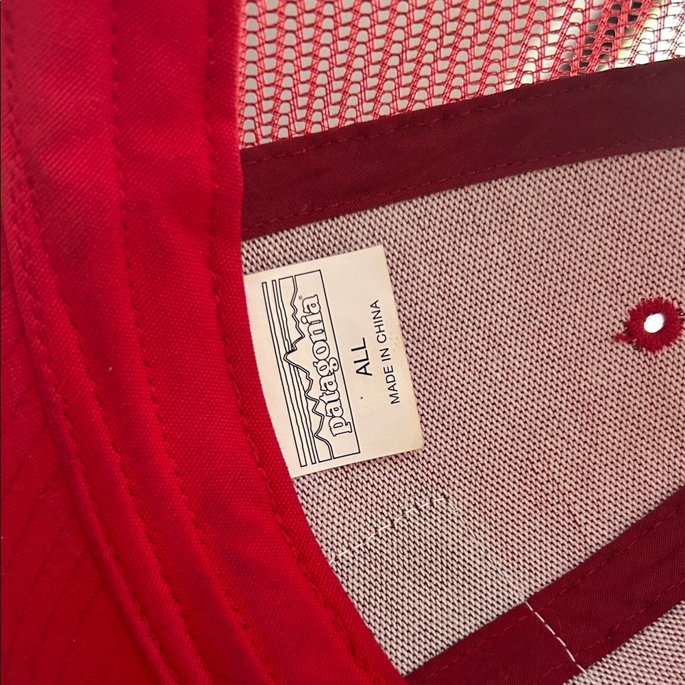 Patagonia Red Mesh-Back Baseball Cap with Mountain Patch - Picture 6 of 6